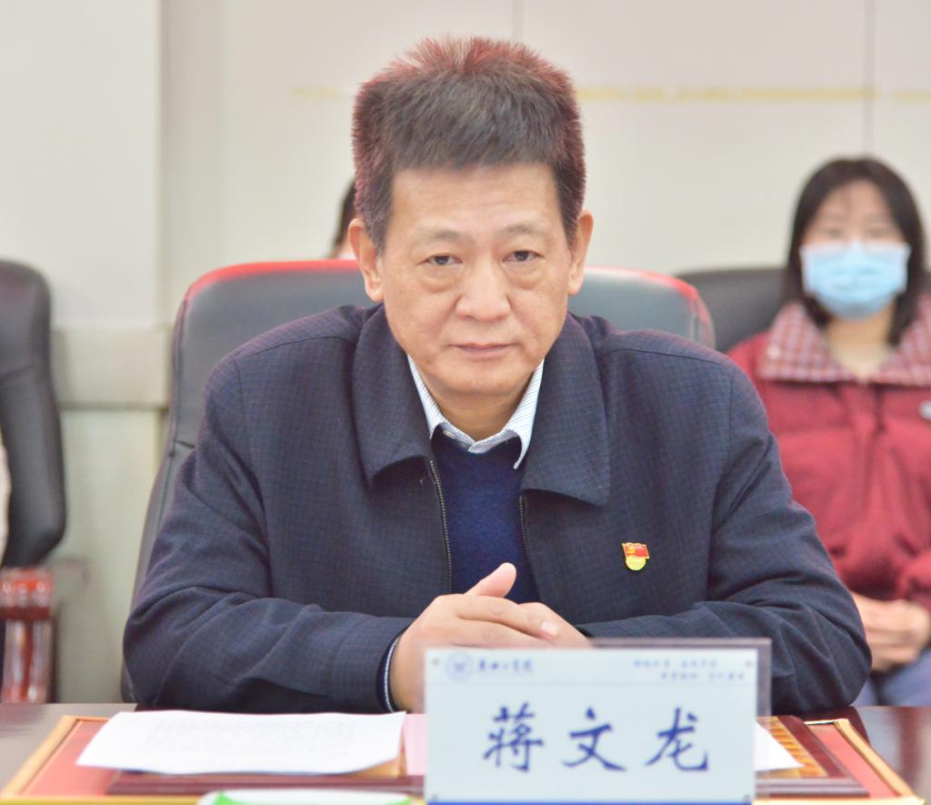 http://www.ayit.edu.cn/__local/C/AC/29/253EC6F91F9798103D260ECF355_2C8F2AC3_12861.jpg